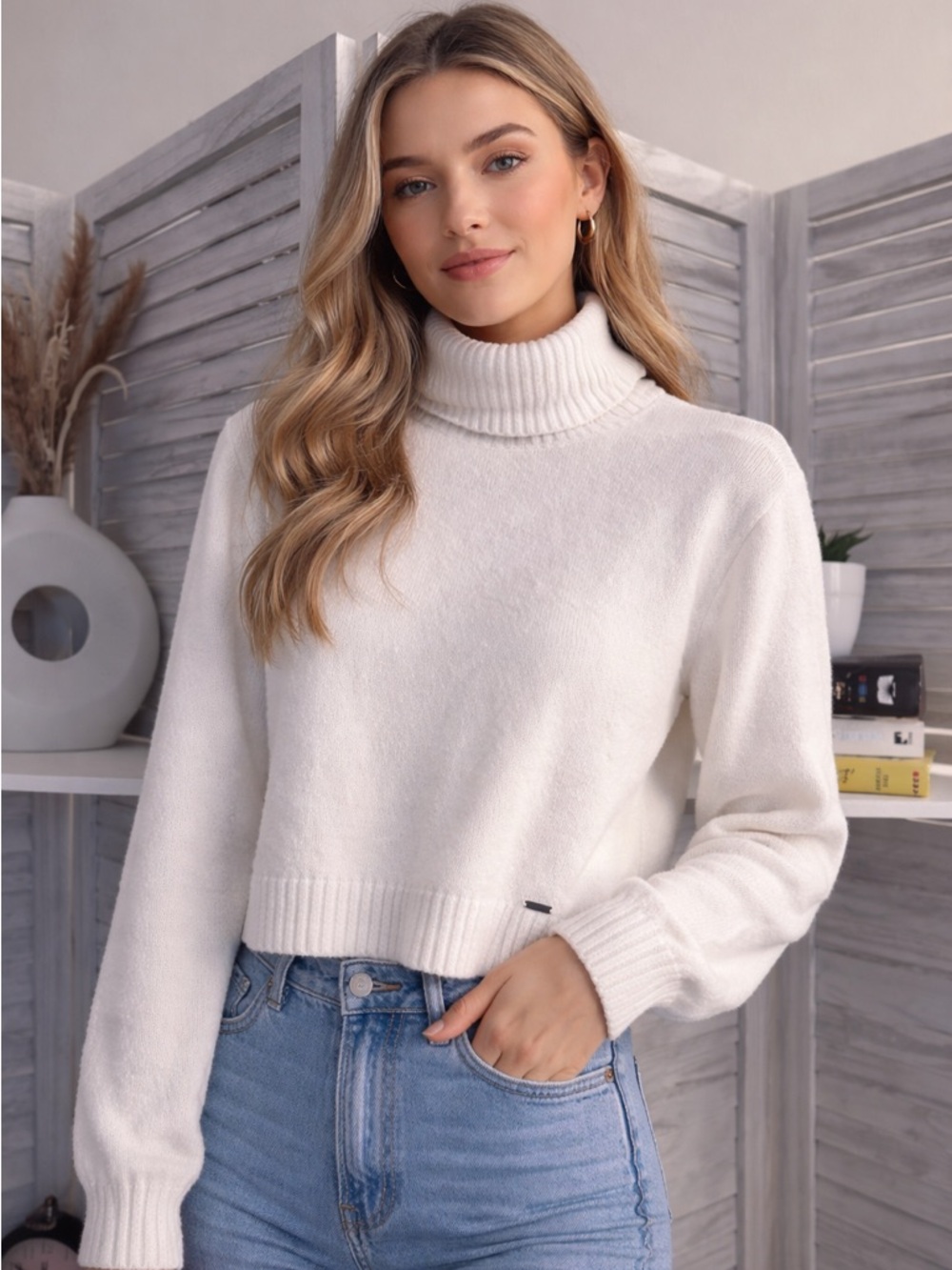 Hollister White Knit Sweater Label - Size S